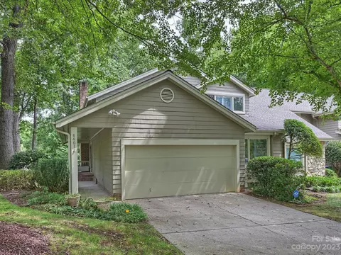 6401 Brookbury Ct, Charlotte, NC 28226