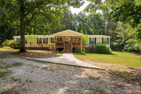 2008 Zion Rd, Lancaster, SC 29720