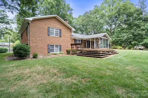 206 8th St NE, Conover, NC 28613 photo 6