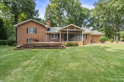 206 8th St NE, Conover, NC 28613 photo 5