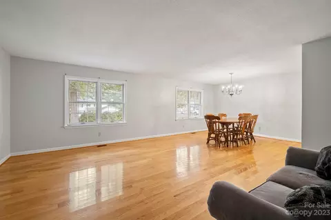 206 8th St NE, Conover, NC 28613 photo 10
