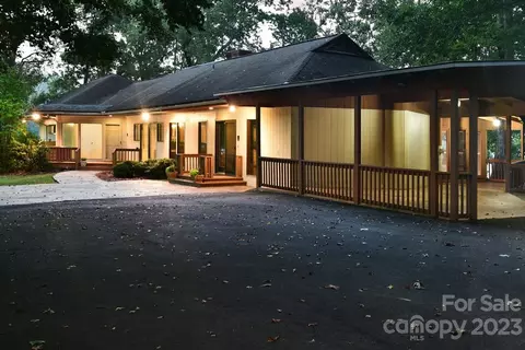 118 Oconee Ct, Troy, NC 27371