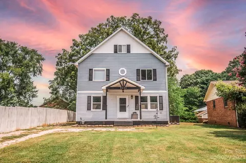2005 Mecklenburg Hwy, Mooresville, NC 28115