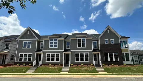 137 Carriage Club 101 Dr #101, Mooresville, NC 28117