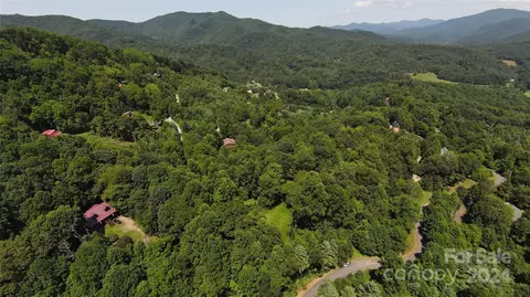 9 Point Of View 9 Dr #9, Waynesville, NC 28785