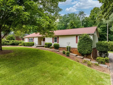 3131 3rd Street Nw Dr NW, Hickory, NC 28601