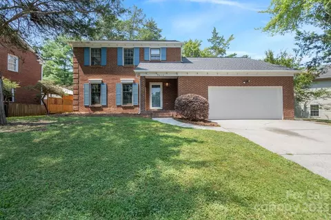 9814 Ridgemore Dr, Charlotte, NC 28277