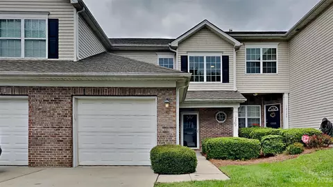 12032 Stratfield Place Cir, Pineville, NC 28134