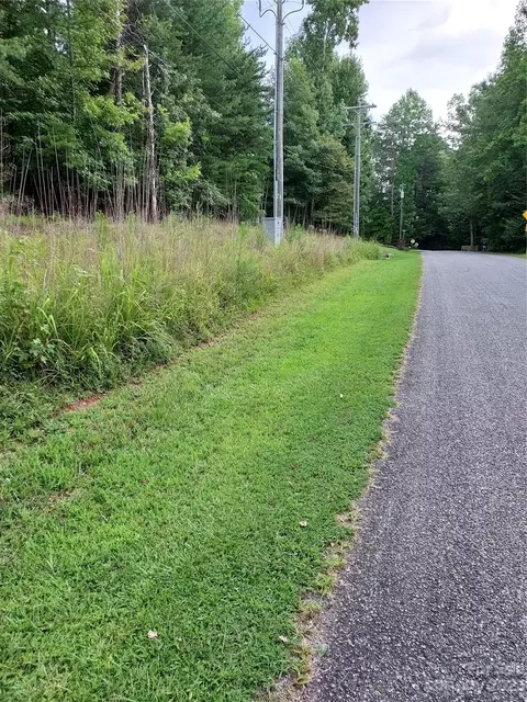 1566 State Rd, Columbus, NC 28722