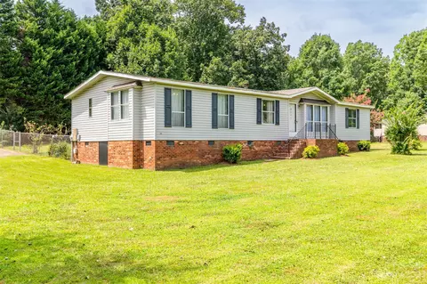 202 Laramie Dr, Stanley, NC 28164
