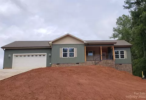 69 Eastwinds Dr, Hickory, NC 28601