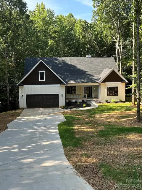 9001 Penstemons Dr, Charlotte, NC 28215