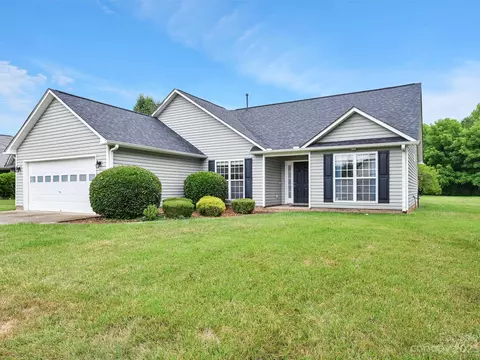 173 S Sunberry Trl, Fletcher, NC 28732