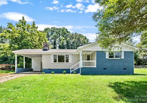202 Clegg St, Mount Holly, NC 28120