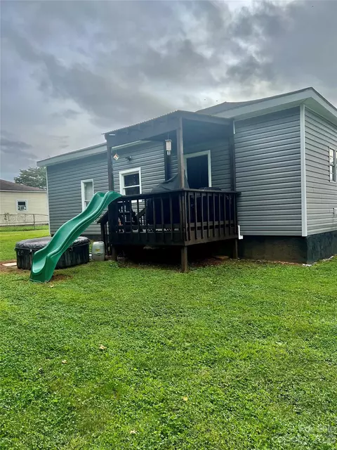 104 Hill St, Morganton, NC 28655