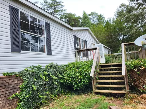 160 Honor Ln, Mill Spring, NC 28756