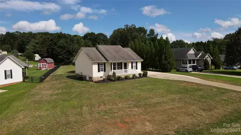 204 Periwinkle St, Lincolnton, NC 28092