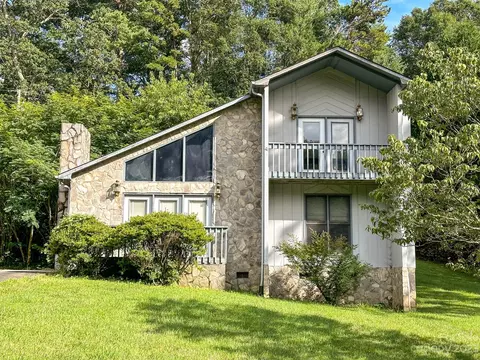 4451 Magnolia Ln, Hudson, NC 28638