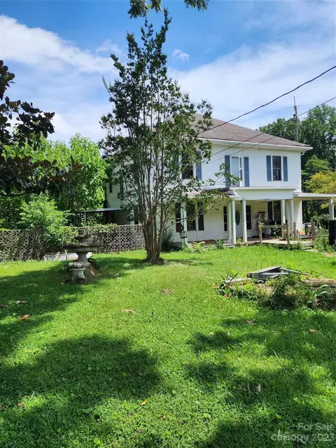 388 Probart St W, Brevard, NC 28712