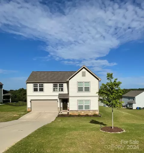 2404 Stonehaven Dr, Albemarle, NC 28001