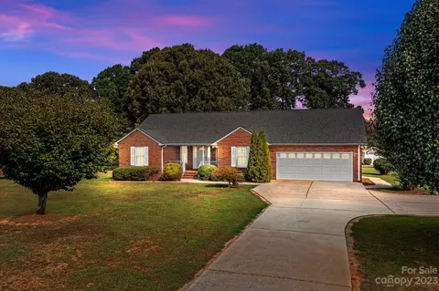 5559 Thomas Ln, Stanfield, NC 28163