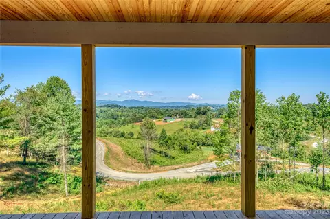 68 Sky Top View Dr, Marshall, NC 28753