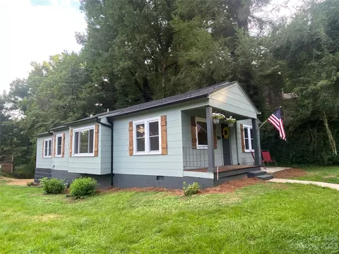 1015 Wright St SW, Lenoir, NC 28645