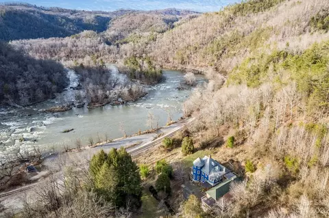 2412 Stackhouse Rd, Marshall, NC 28753