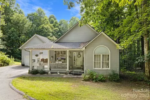 8 Summer Savory Ct, Flat Rock, NC 28731