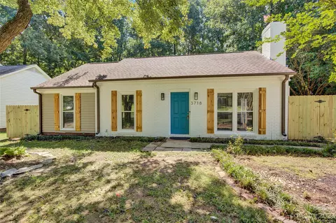 3718 Burntwood Ct, Charlotte, NC 28227