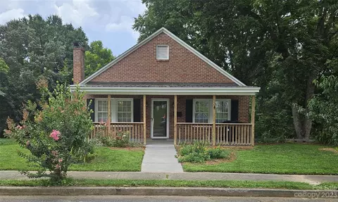 125 Evans St, Morganton, NC 28655