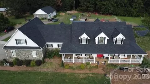 493 Mills Garden Rd, Statesville, NC 28625