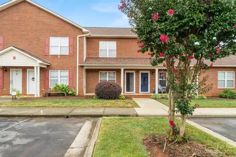 102 Brandywine Dr NE #R-4, Conover, NC 28613