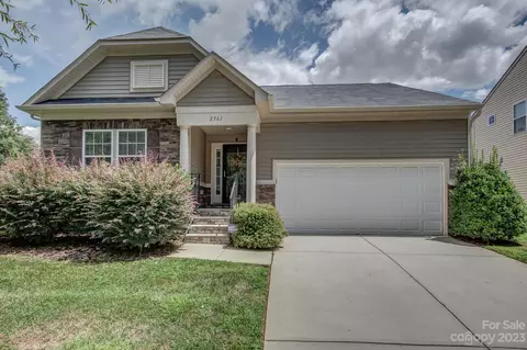 2561 Bethesda Oaks Dr, Gastonia, NC 28056