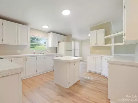 3537 Toth Ln, Crouse, NC 28033 photo 5