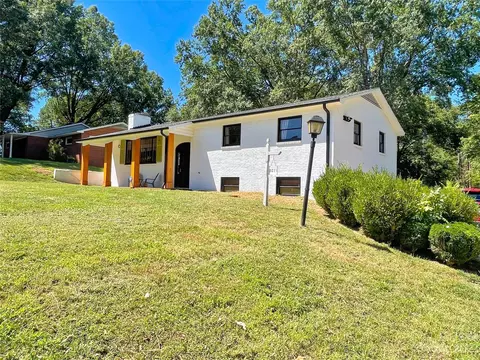 9021 Sharonbrook Dr, Charlotte, NC 28210