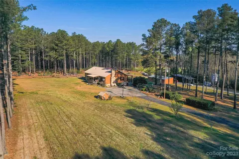 2013 Cemetery Rd, Candor, NC 27229