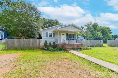 104 Walnut Ave, Belmont, NC 28012