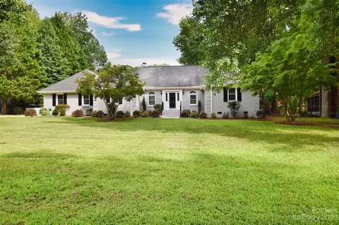 1161 Candlelight Dr, Rock Hill, SC 29732