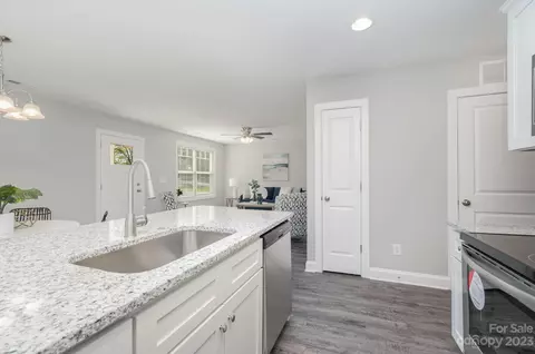 1722 Main S St S, Salisbury, NC 28144 photo 5