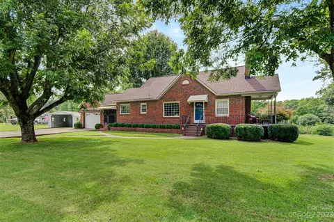 4093 Herman Sipe Rd, Conover, NC 28613 photo 2