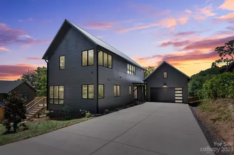 9 Mariana Ln, Asheville, NC 28803