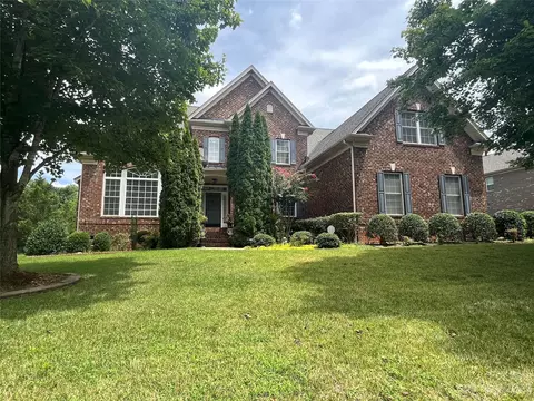 2008 Providence Forest Dr, Weddington, NC 28104
