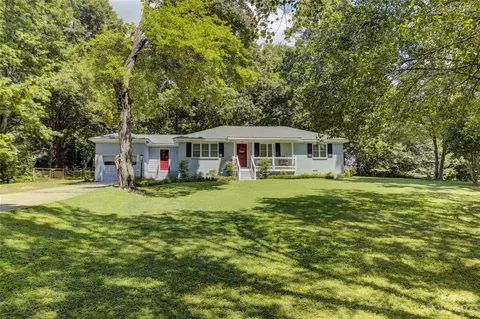 207 Armstrong Dr, Belmont, NC 28012