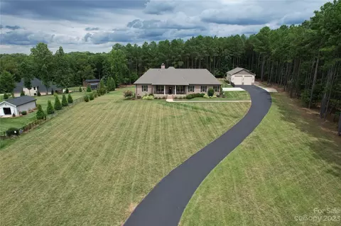 2945 S Point Rd, Belmont, NC 28012