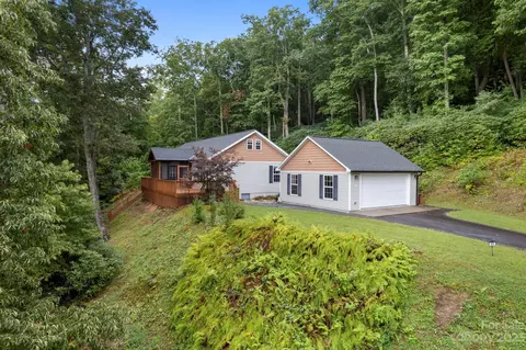 215 Goodview Dr, Hendersonville, NC 28792