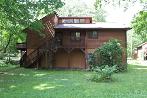 22 Oak Ct, Fletcher, NC 28732