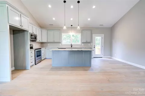 4326 Boulder Dr, Morganton, NC 28655 photo 8
