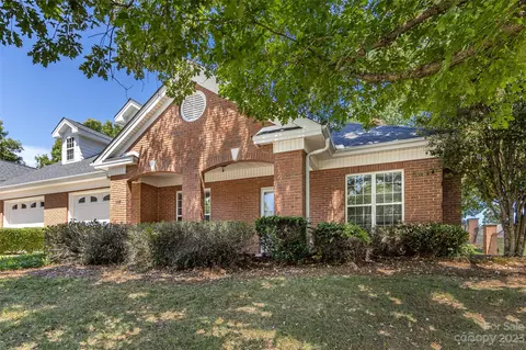 108 Knops Nob Dr, Mooresville, NC 28115