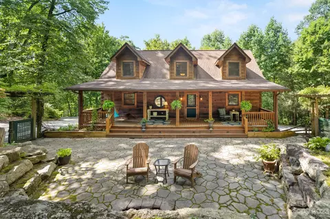 731 Corsica Ln, Saluda, NC 28773